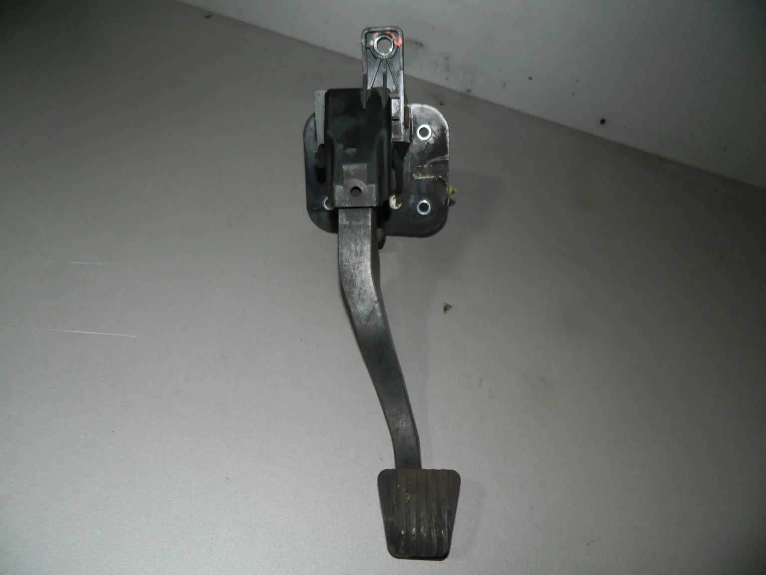 Педаль сцепления CHEVROLET LACCETI J200 (Б/У) 45989987