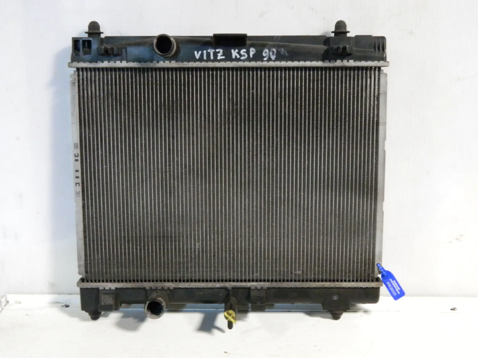 Радиатор ДВС TOYOTA VITZ KSP90 (Контрактный) 69838026