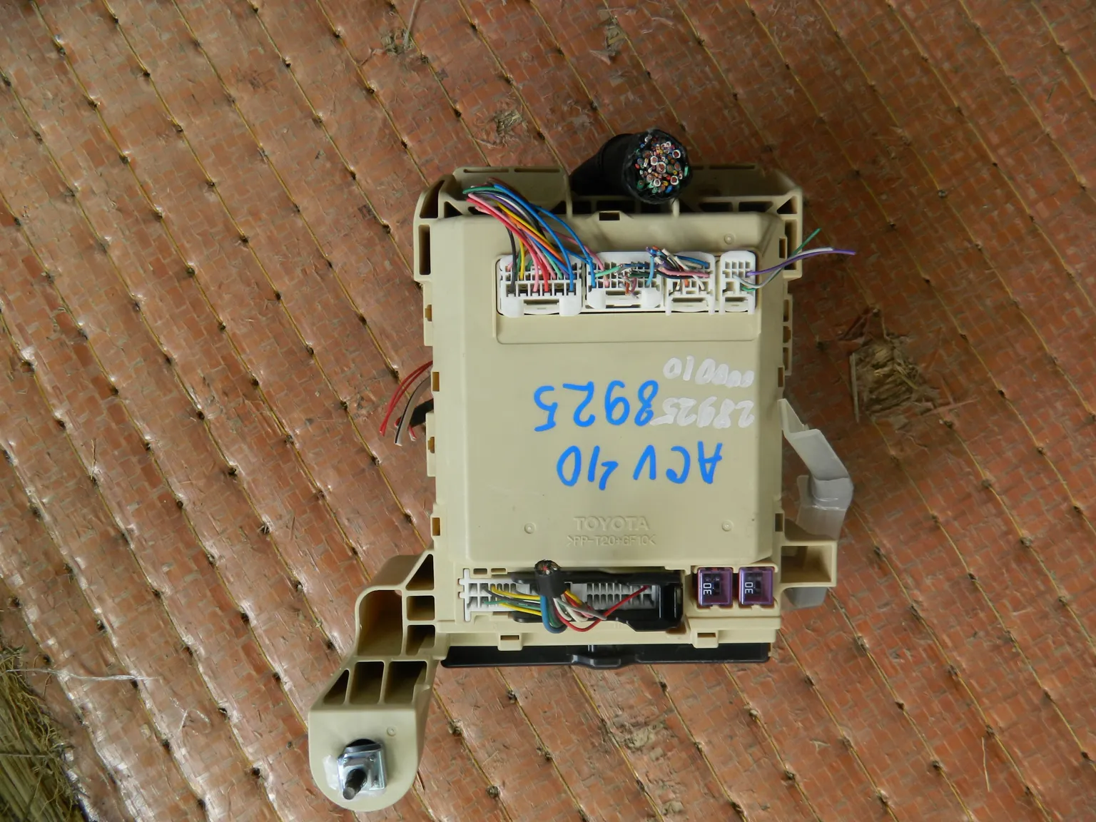 Блок предохранителей TOYOTA CAMRY ACV40 (Контрактный) 28925000010