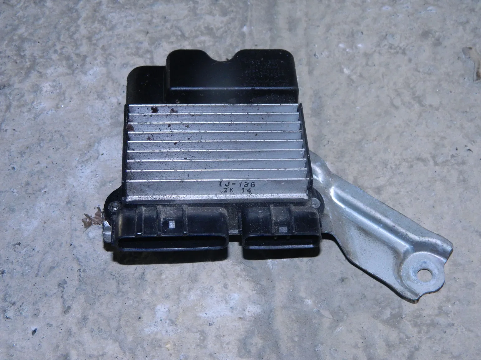 Блок управления форсунками TOYOTA 1AZFSE (Контрактный) 10811317