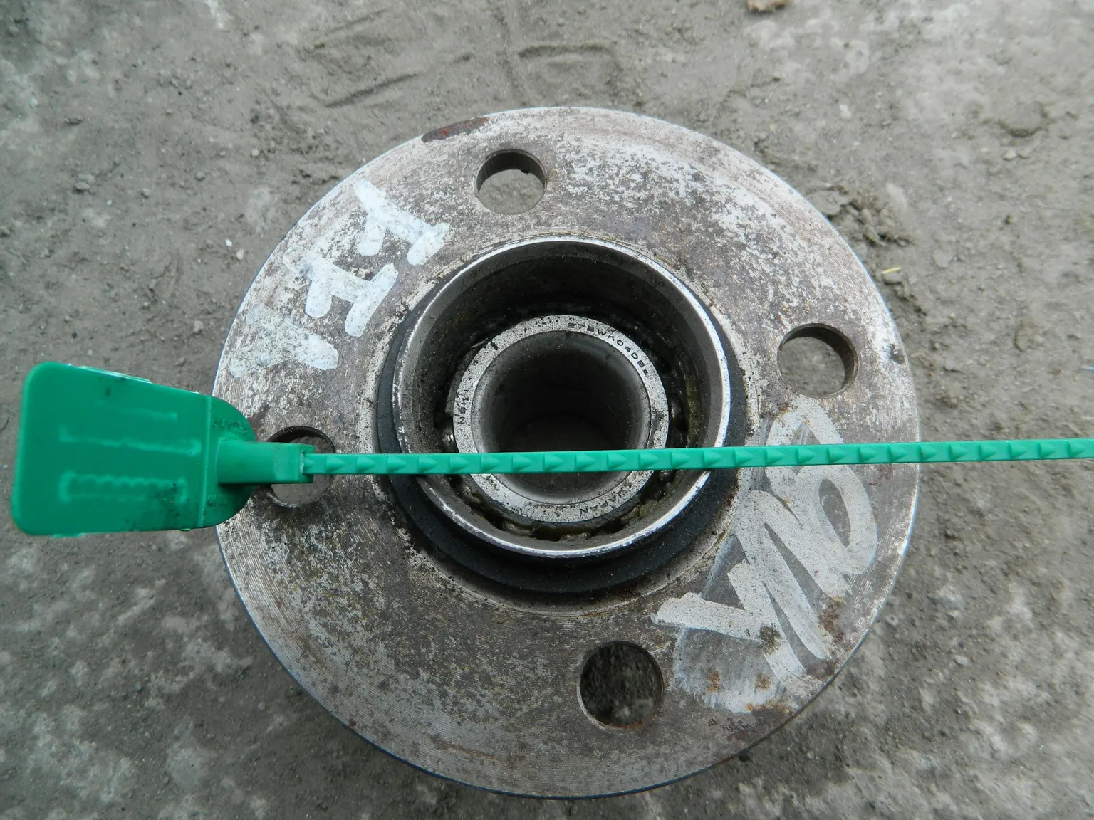 Ступица NISSAN WINGROAD Y11 Зад (Контрактный) 81530869