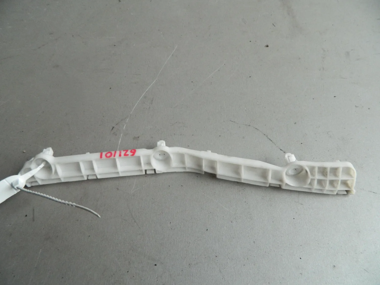 Крепление бампера MITSUBISHI OUTLANDER CW4W Задн. Лев. (Контрактный) 45976049