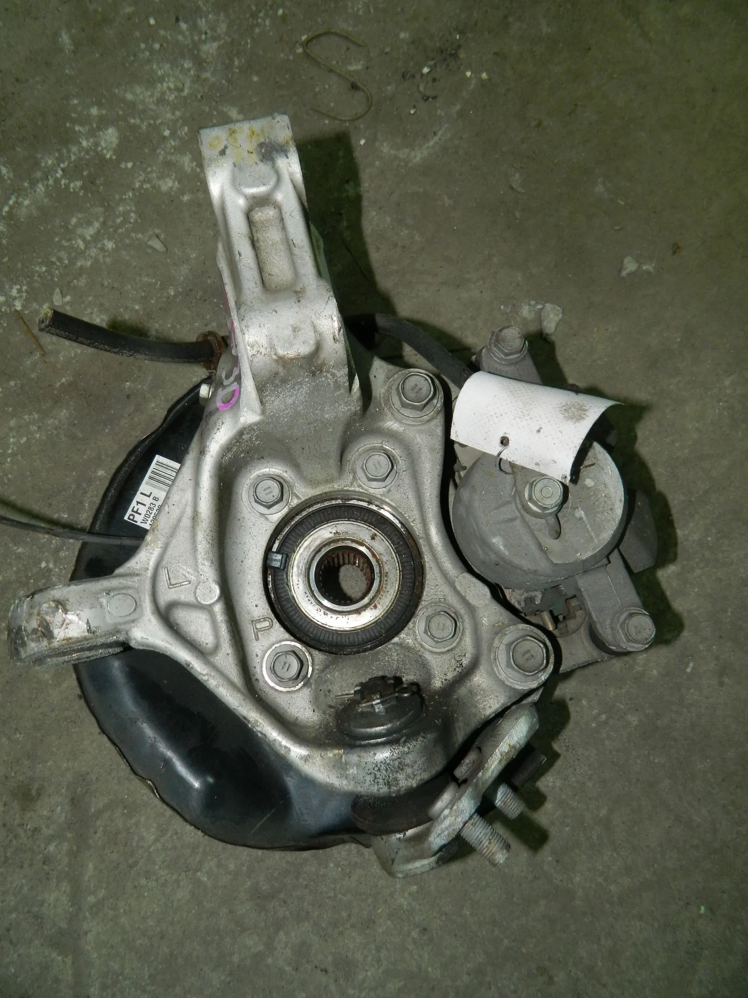 Ступица TOYOTA PRIUS ZVW30 Перед Лев (Контрактный) 79586515