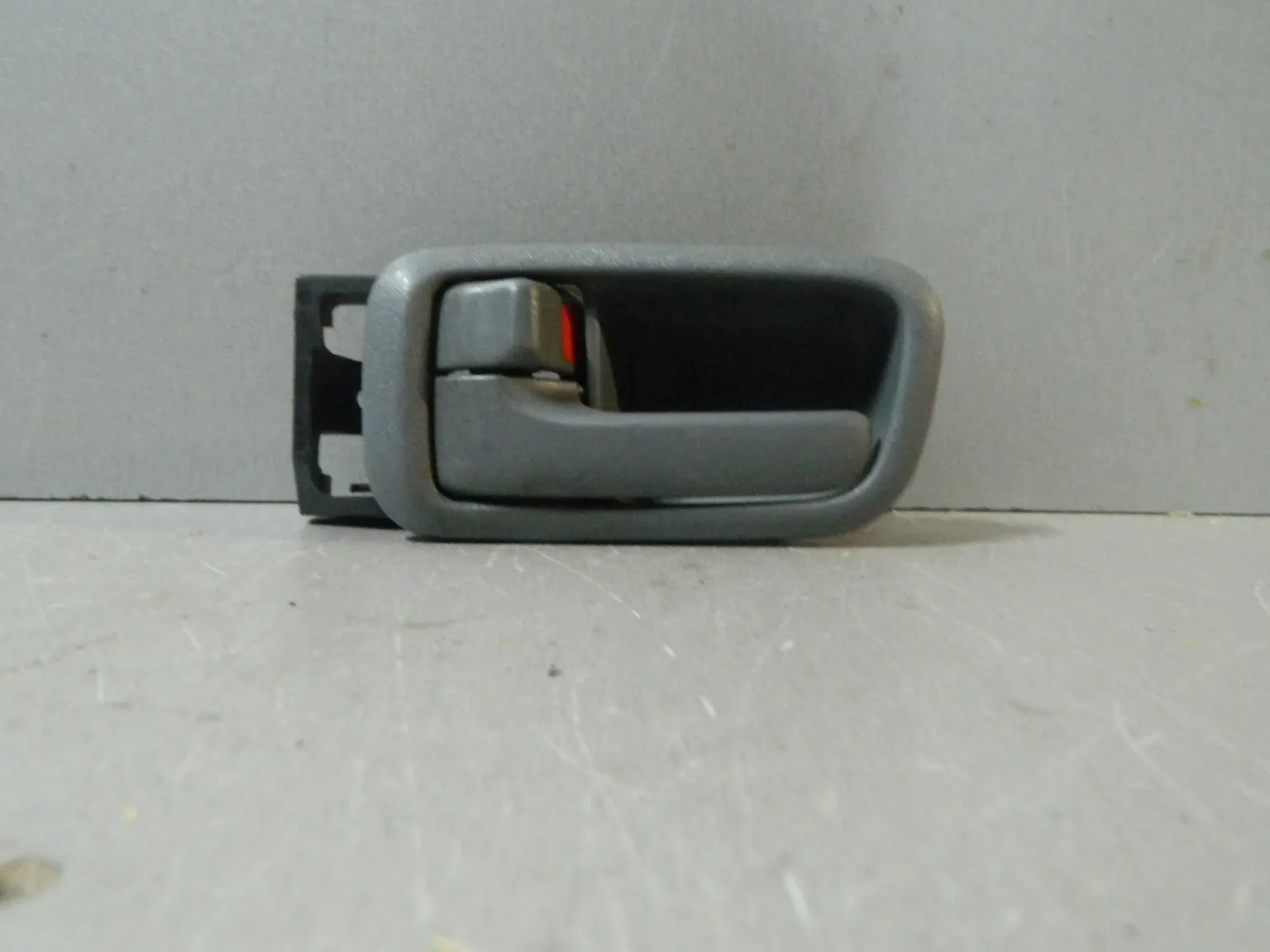 Ручка двери внутренняя LEXUS RX300 MCU15 Лев (Контрактный) 81528462