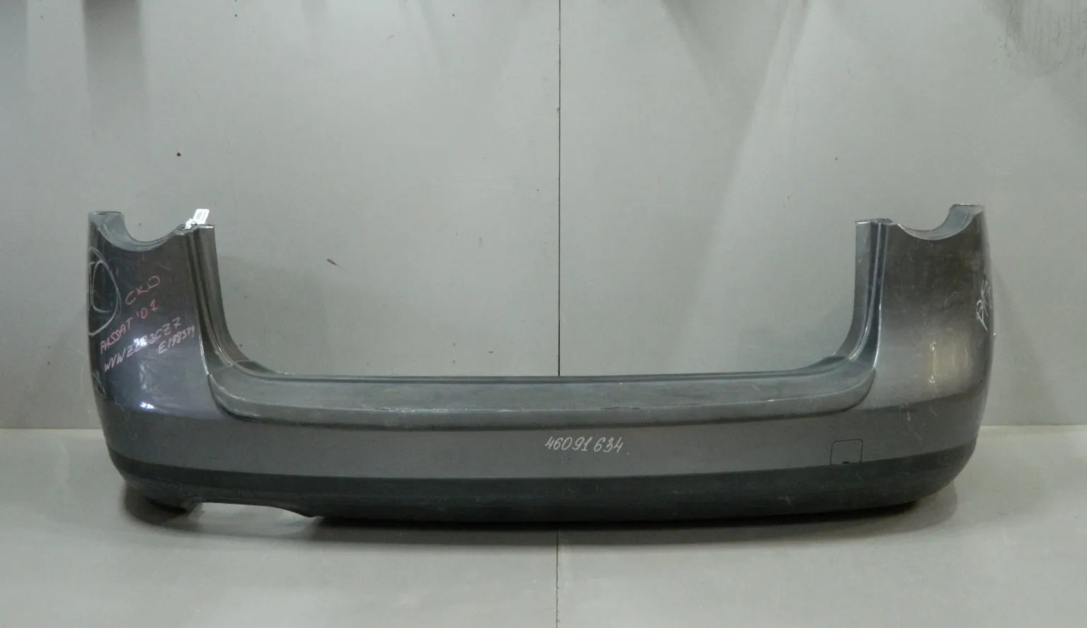 Бампер задний VOLKSWAGEN PASSAT 3C5 (Контрактный) 46091634
