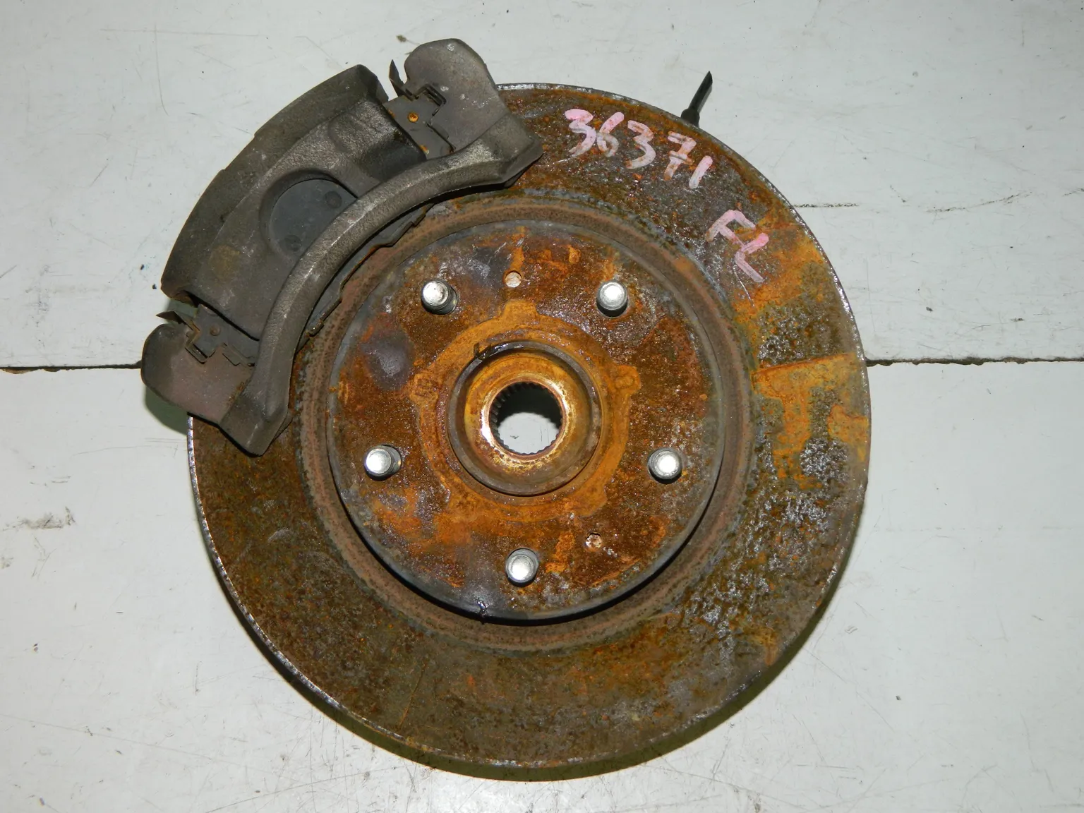 Ступица SUZUKI SX4 Перед Лев (Контрактный) 03344869