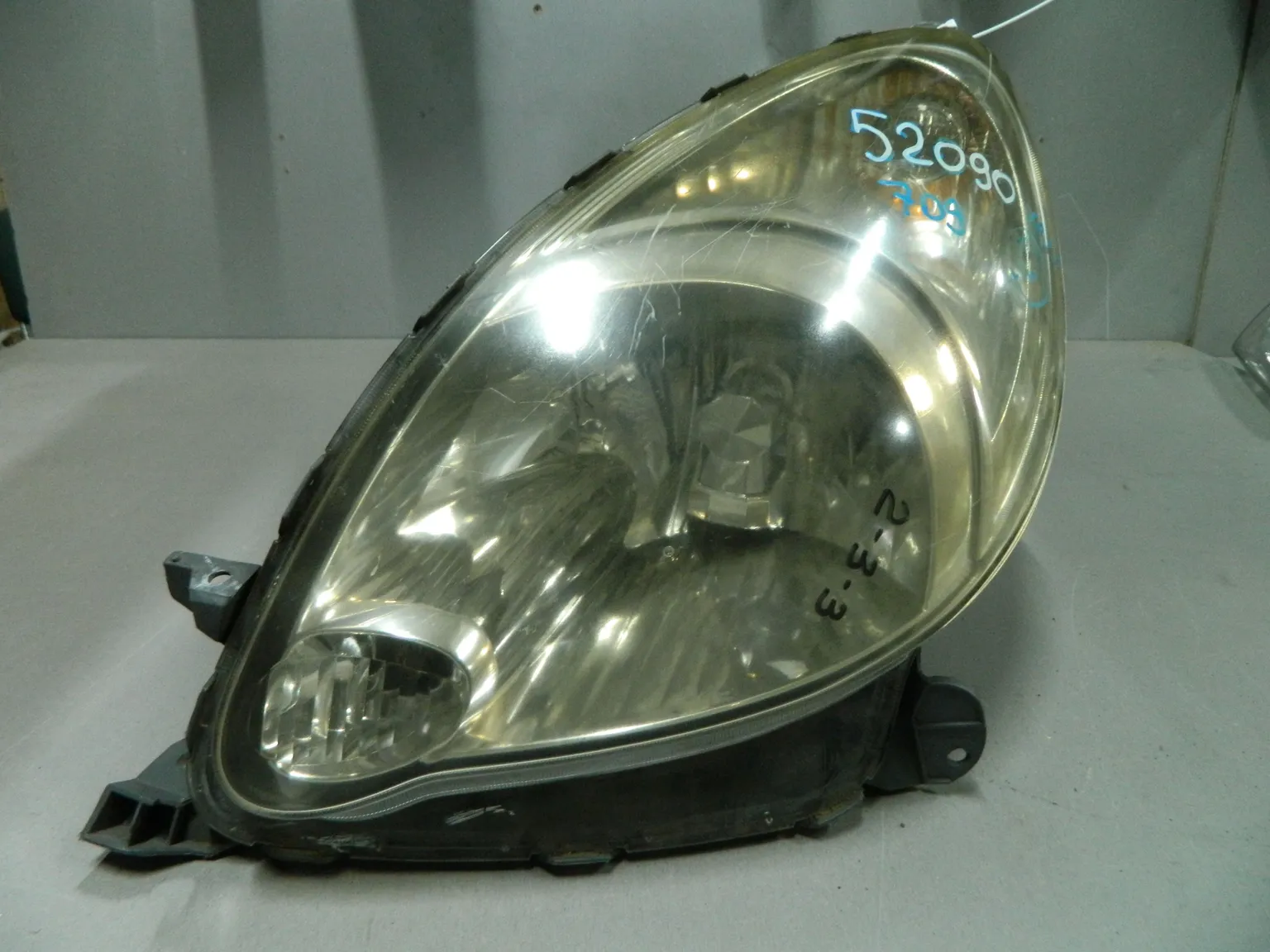 Фара TOYOTA FUNCARGO NCP20 Перед Лев 52090 (Контрактный) 03344618