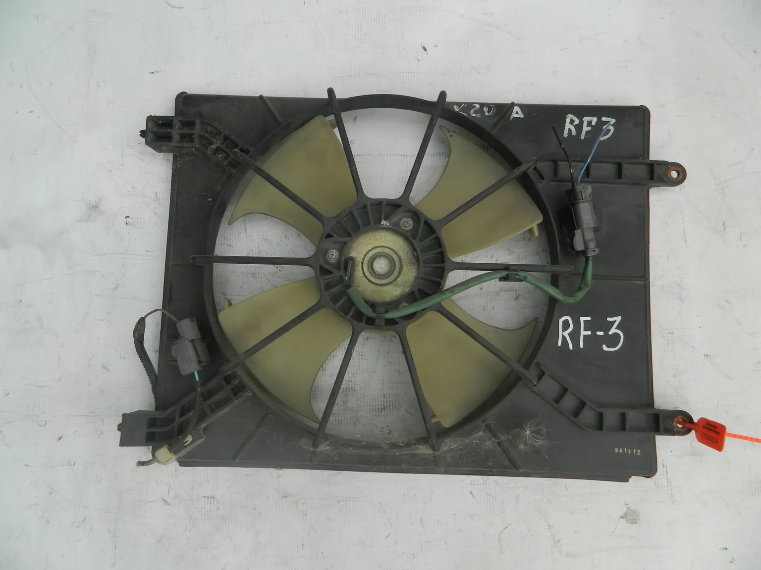 Диффузор радиатора HONDA STEPWGN RF3 (Контрактный) 72355219