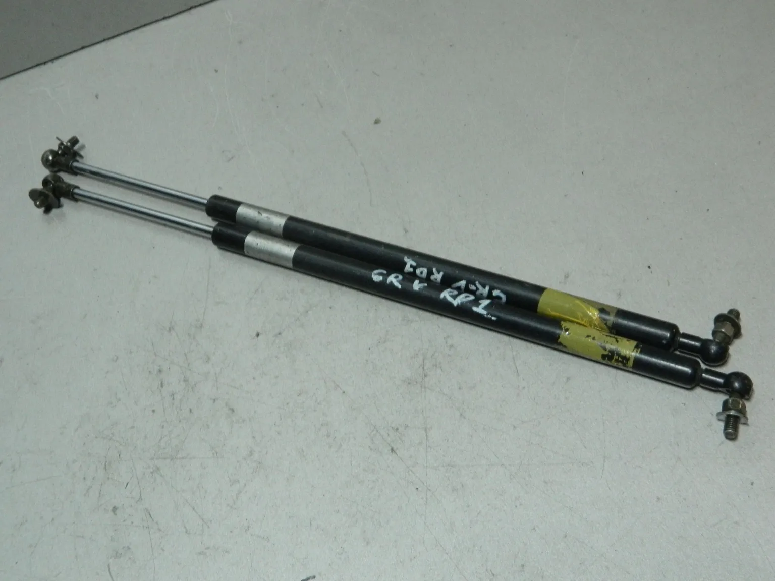 Амортизатор багажника HONDA CR-V RD1 (Контрактный) 81528966