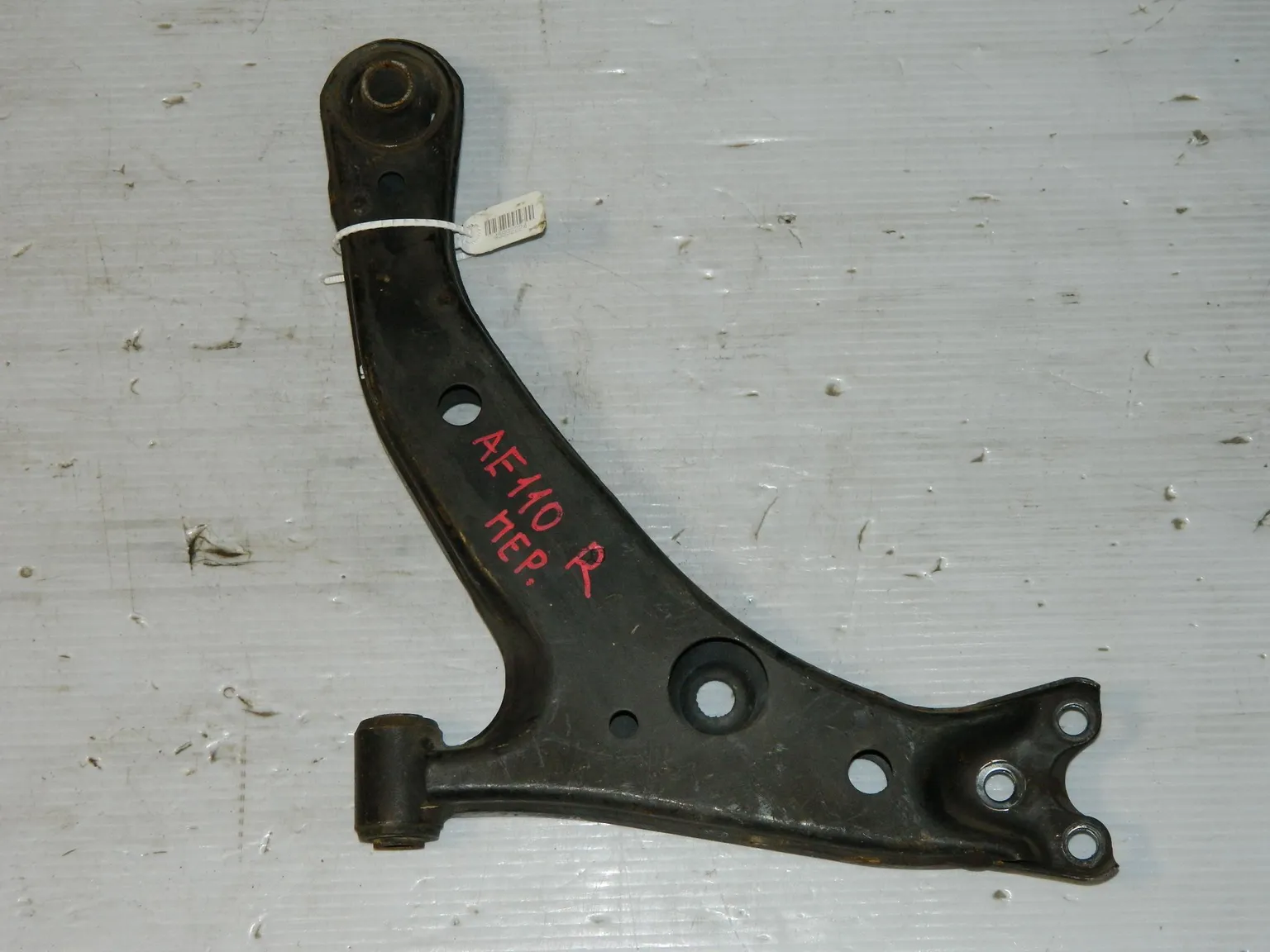 Рычаг подвески TOYOTA COROLLA AE110 Перед Прав (Контрактный) 45992224