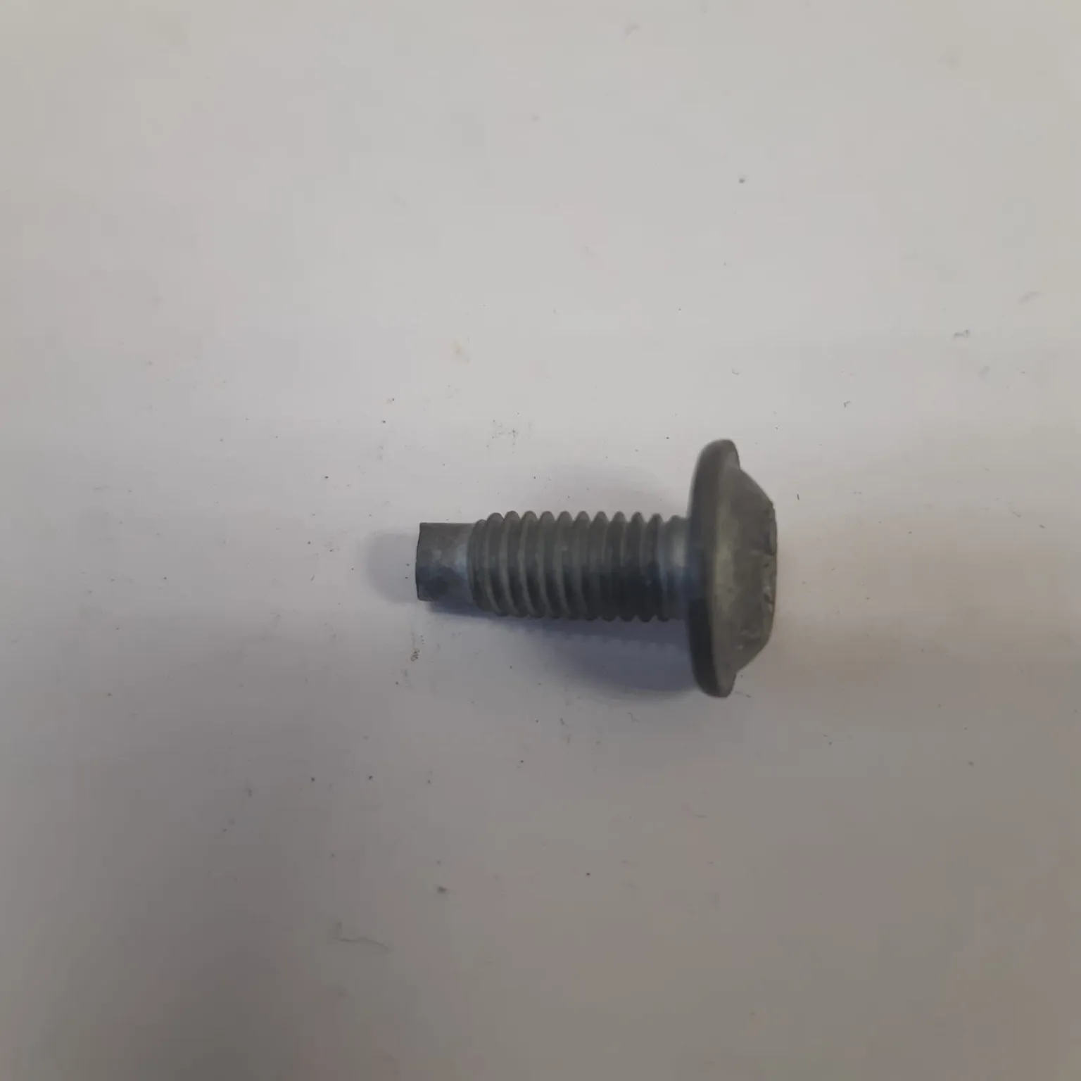 Болт RENAULT 7703008257 RENAULT Logan,Megane