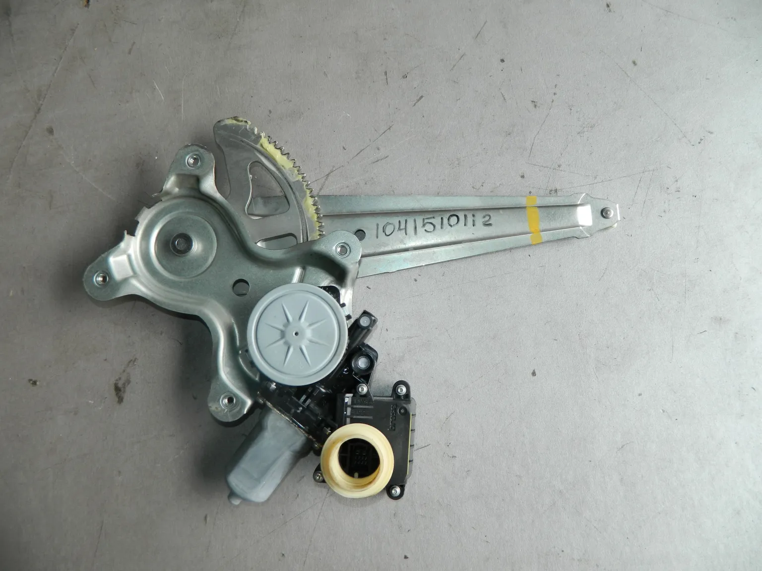 Стеклоподъемник TOYOTA CAMRY ACV40 Задн Лев (Контрактный) 1041510112