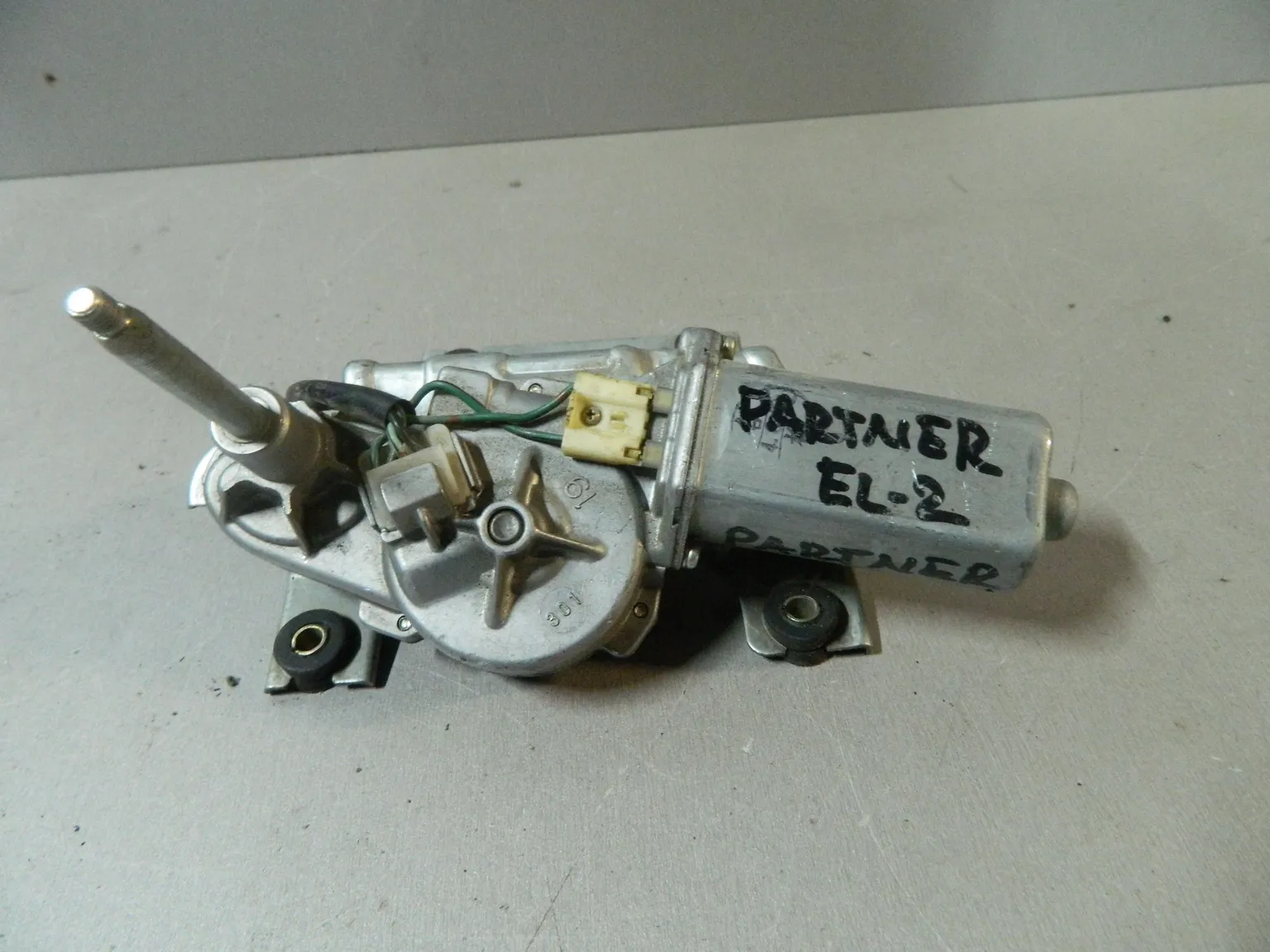 Мотор заднего дворника HONDA PARTNER EY8 (Контрактный) 81528676