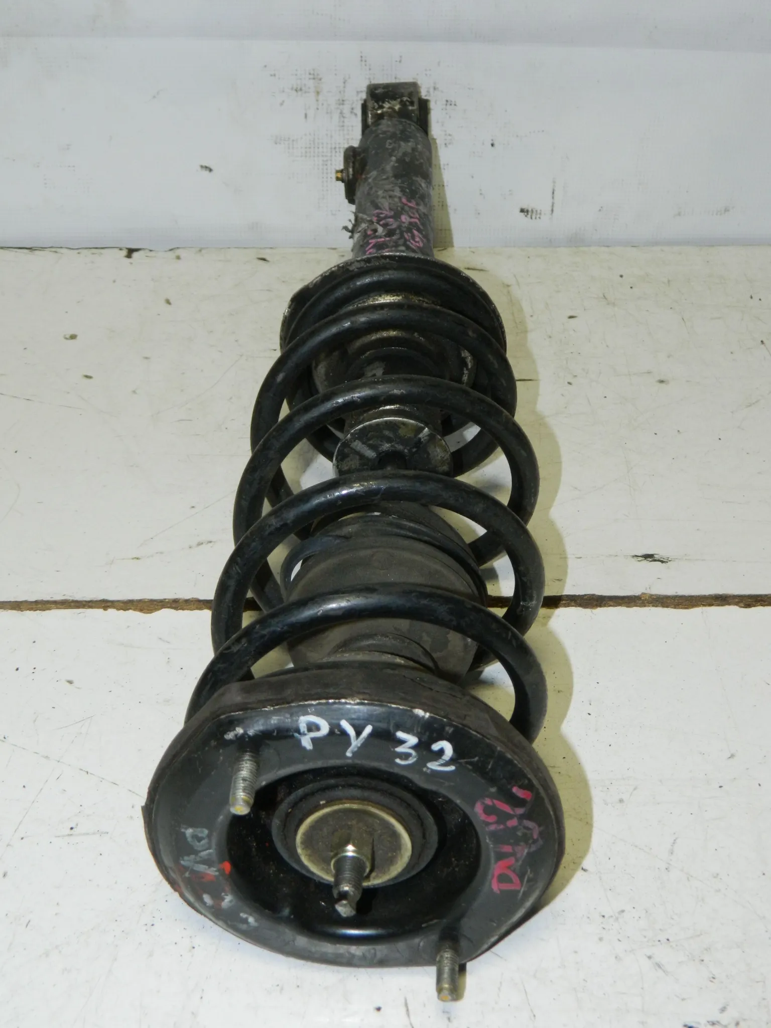 Стойка подвески NISSAN CEDRIC Y32 Зад (Контрактный) 45989427