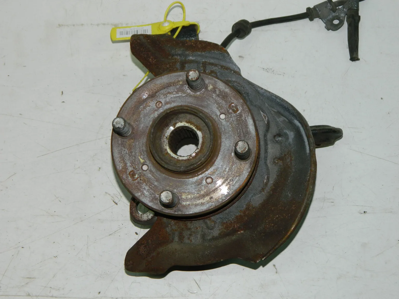 Ступица TOYOTA DUET M100A Перед Лев (Контрактный) 40940678