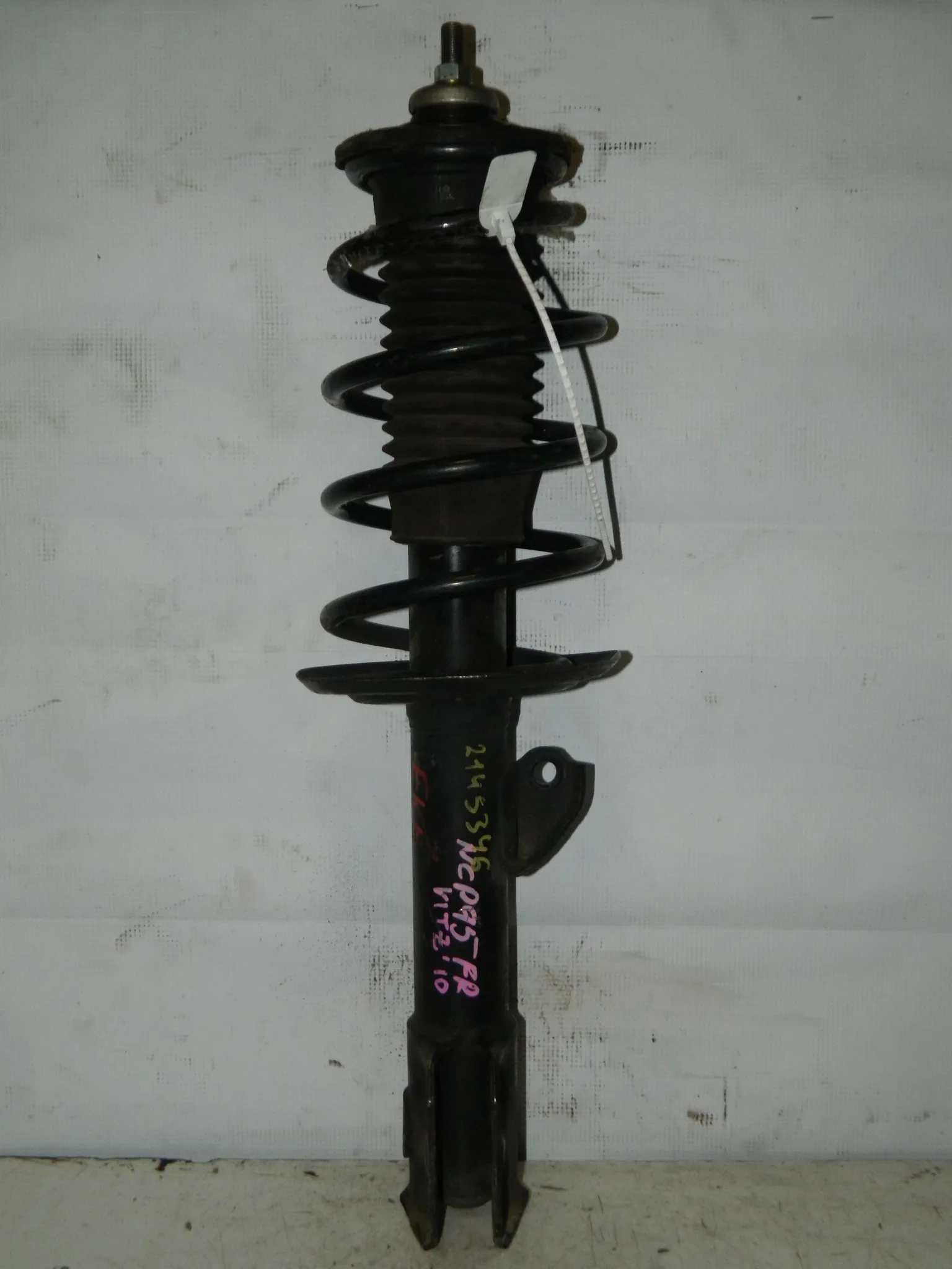 Стойка подвески TOYOTA VITZ KSP90 Перед Прав (Кoнтрактный) 45989016 4851052B50