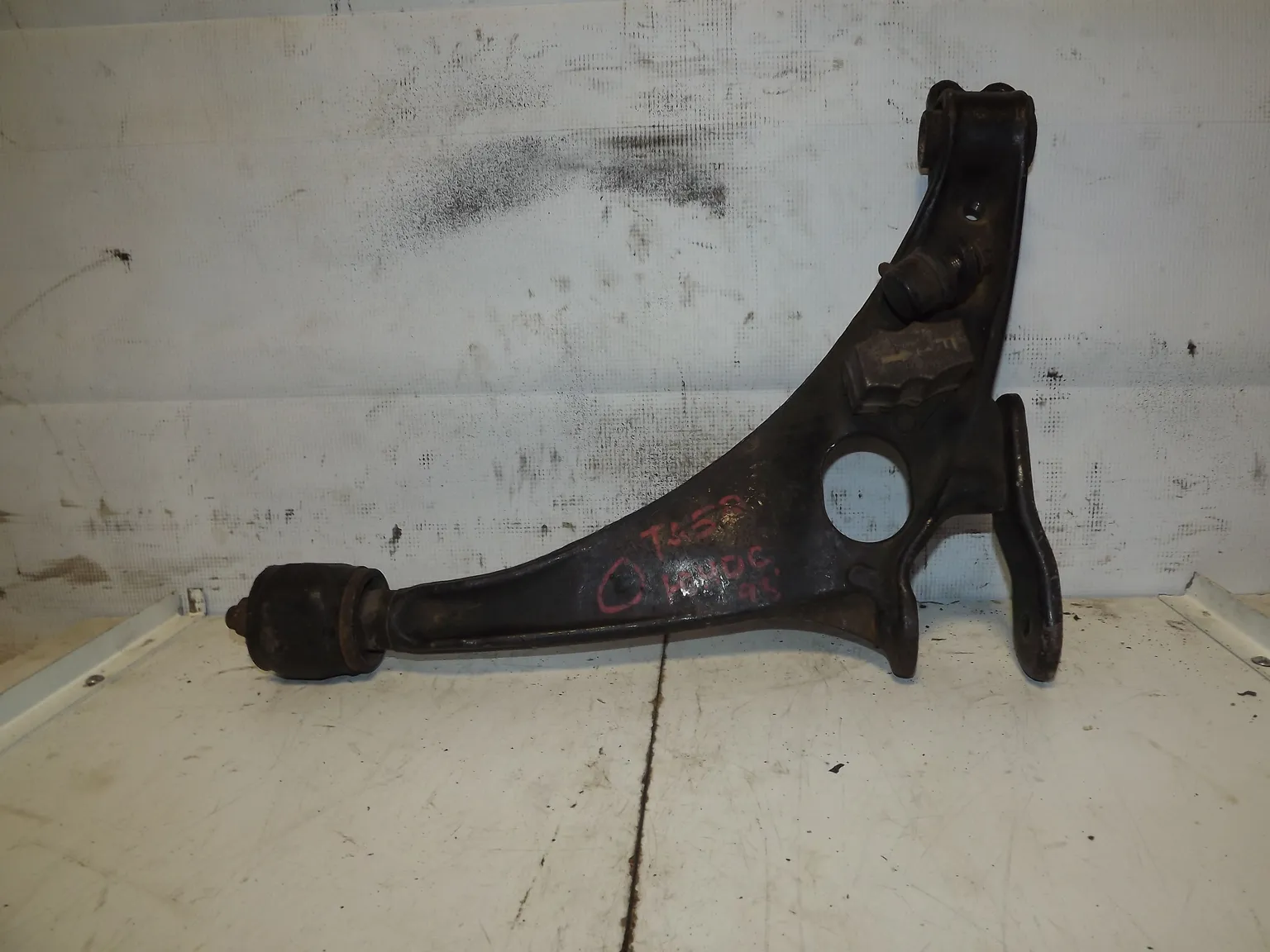 Рычаг подвески MAZDA MILLENIA TA5P Перед Лев (Контрактный) 45993593