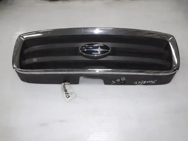 Решетка радиатора SUBARU FORESTER SG5 (Контрактный) 26090213