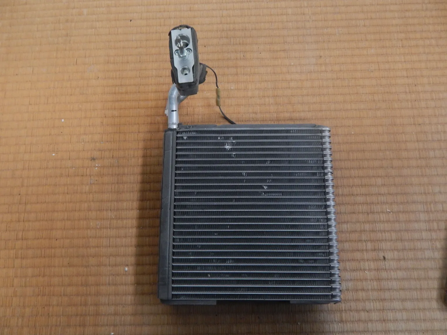 Радиатор кондиционера Honda Civic FD1 (контрактный) 30418001