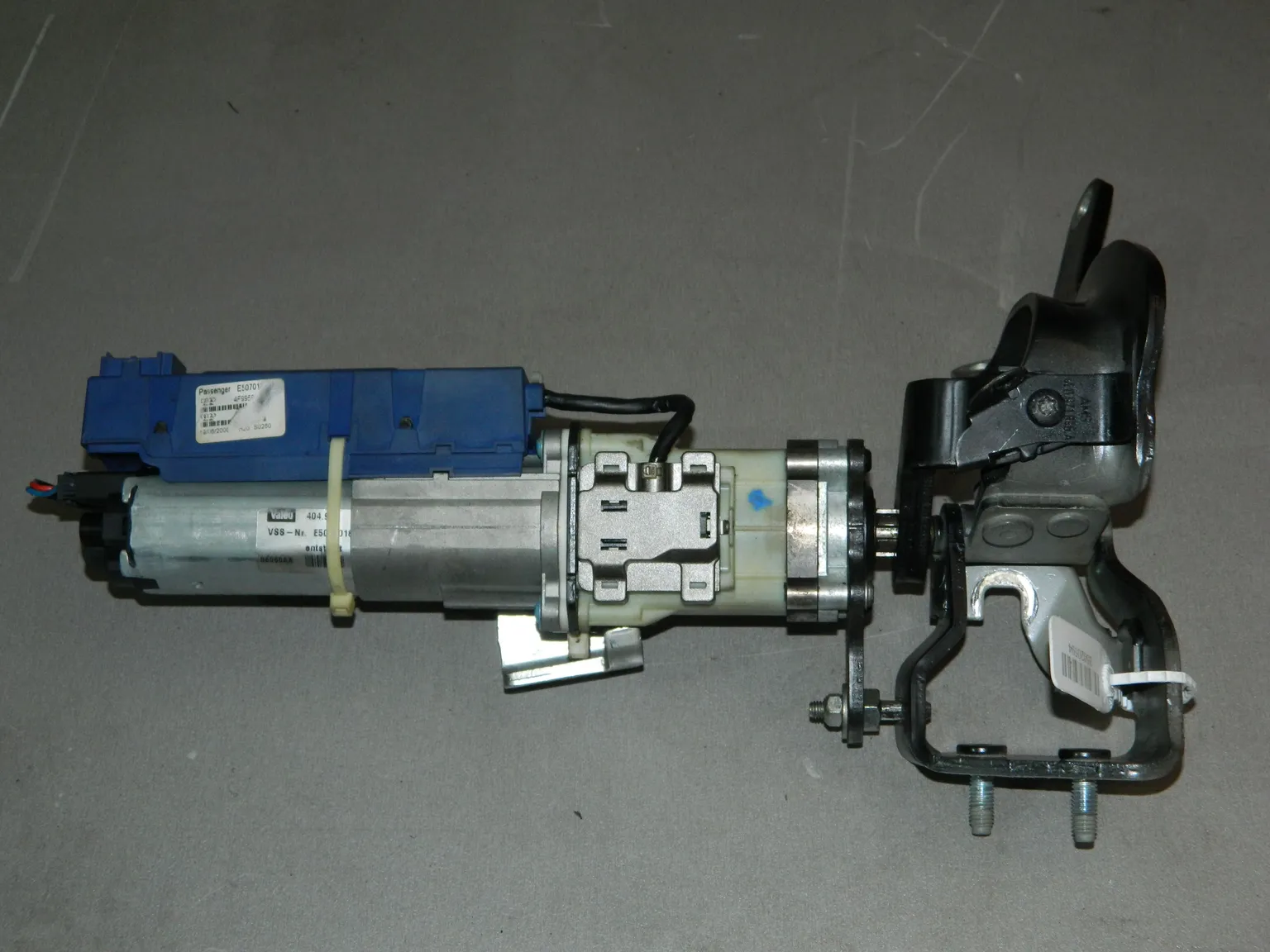 Механизм подьема двери багажника  AUDI Q7 4L Прав (Б/У) 35020594 4L0910946