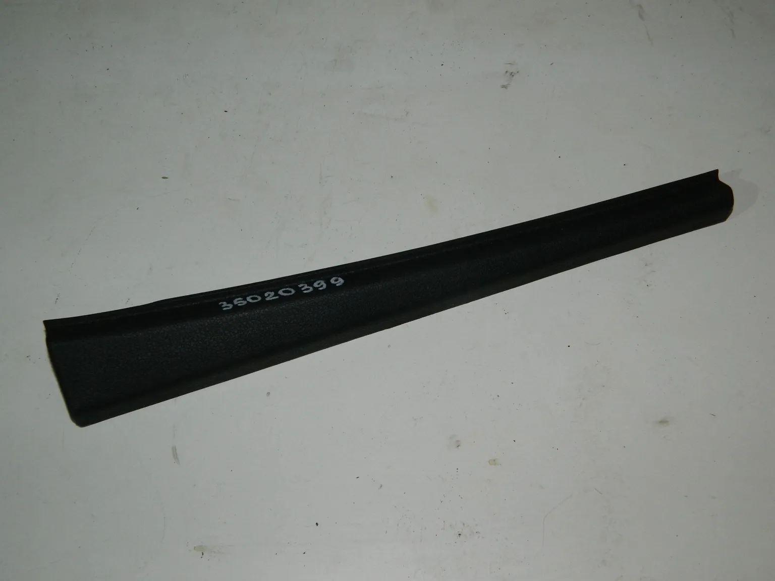 Обшивка стойки AUDI Q7 4L Перед Прав (Б/У)