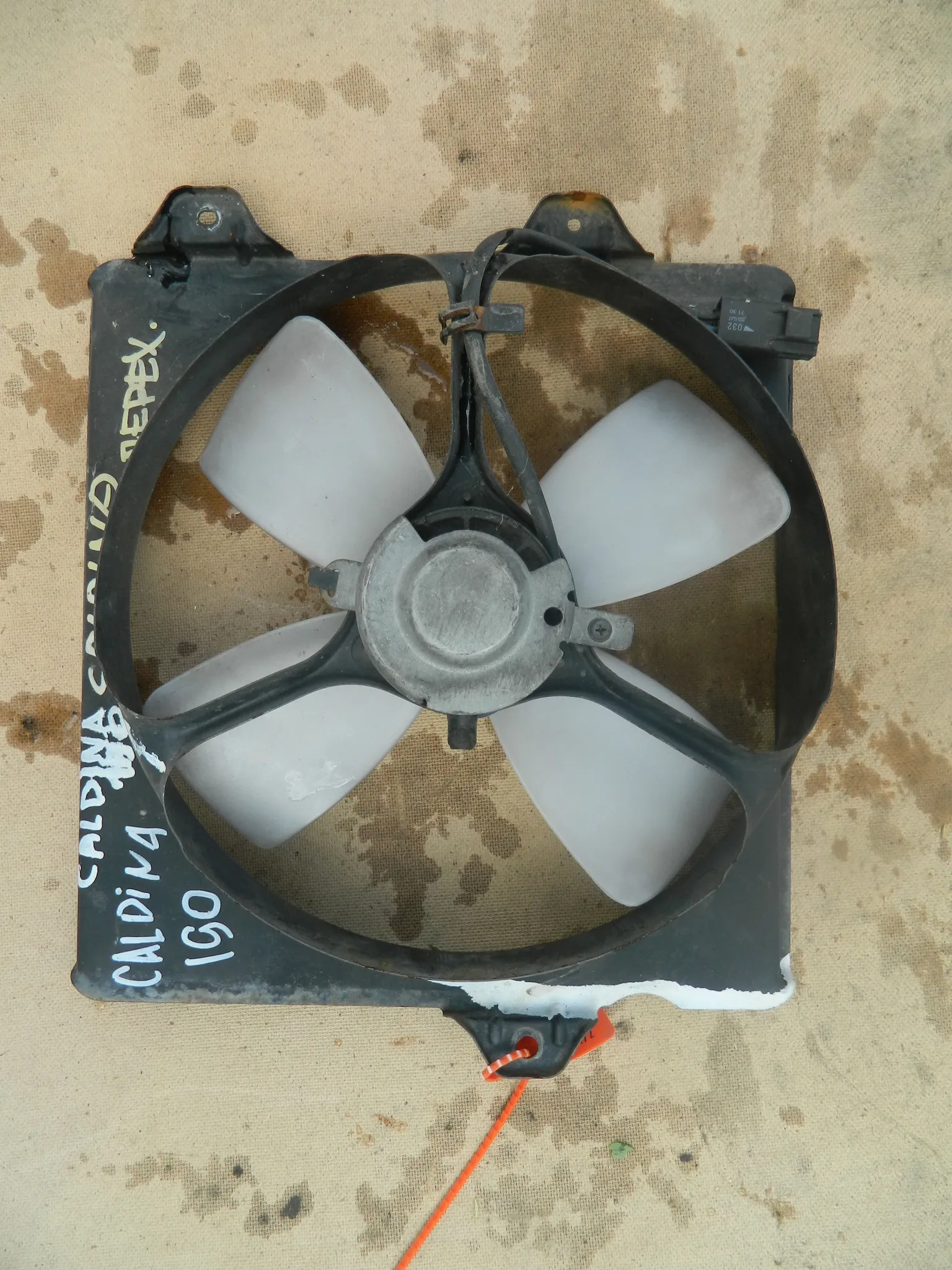 Диффузор радиатора TOYOTA CALDINA ET196 (Контрактный) 65243172