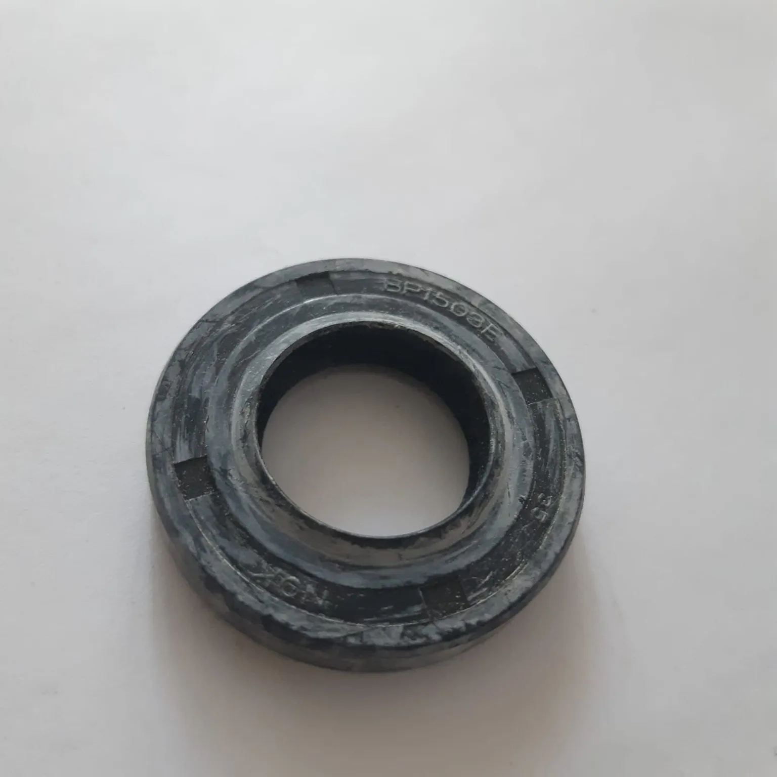 Сальник NOK BP1503E0 19x34,6x7