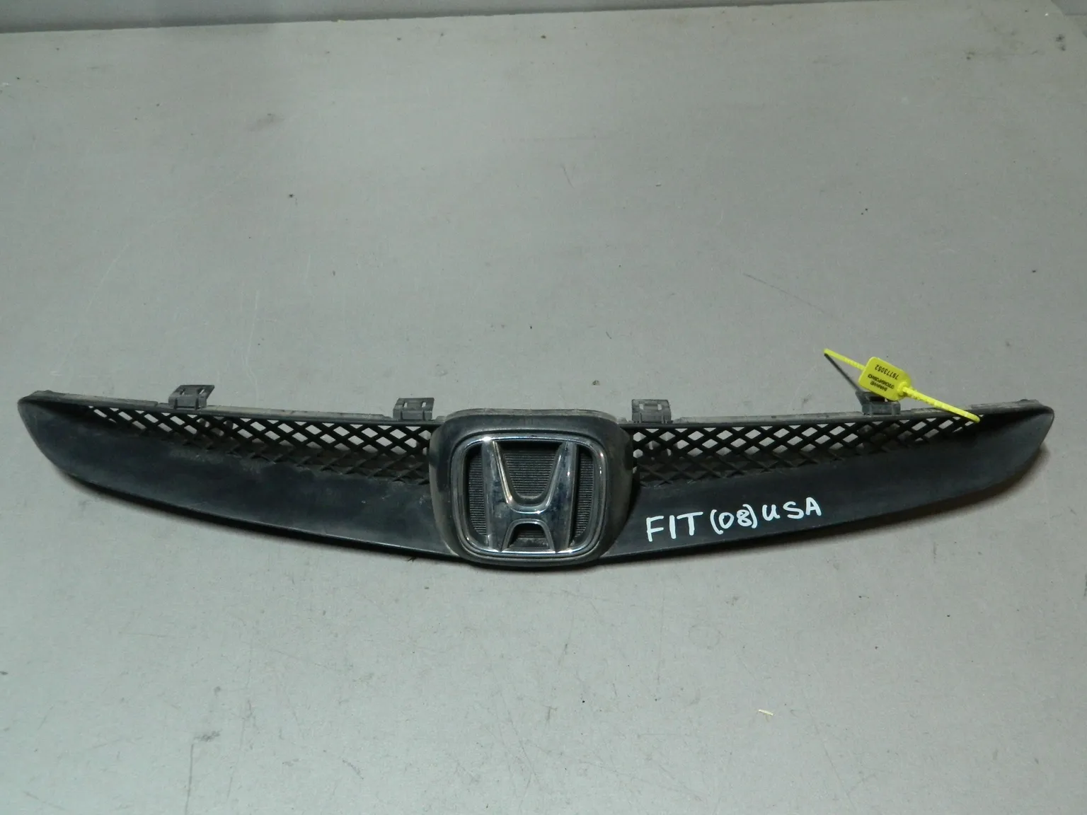 Решетка радиатора HONDA FIT GD1 (Контрактный) 79773052