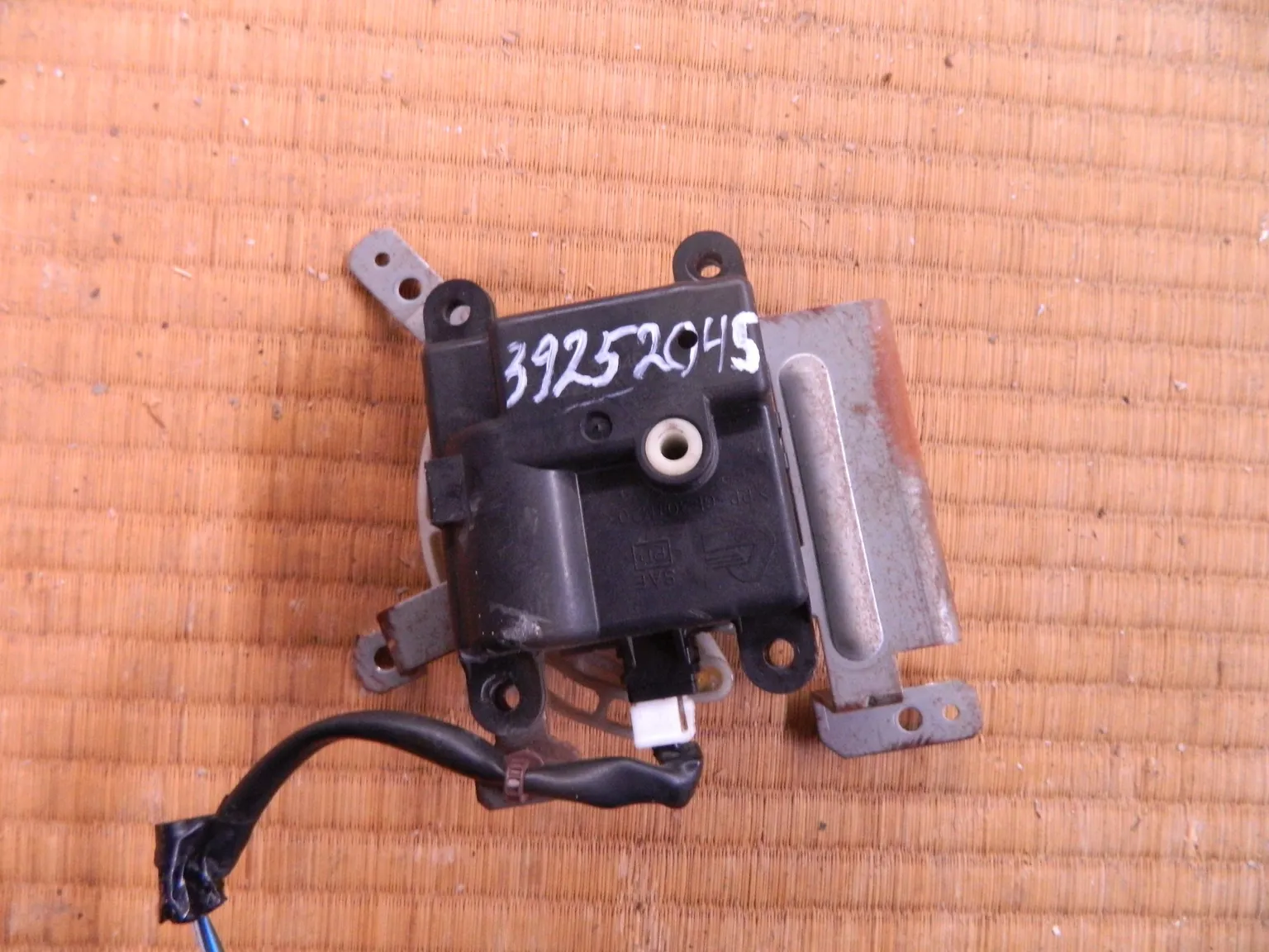 Моторчик Nissan Teana J31 (контрактный) 39252045