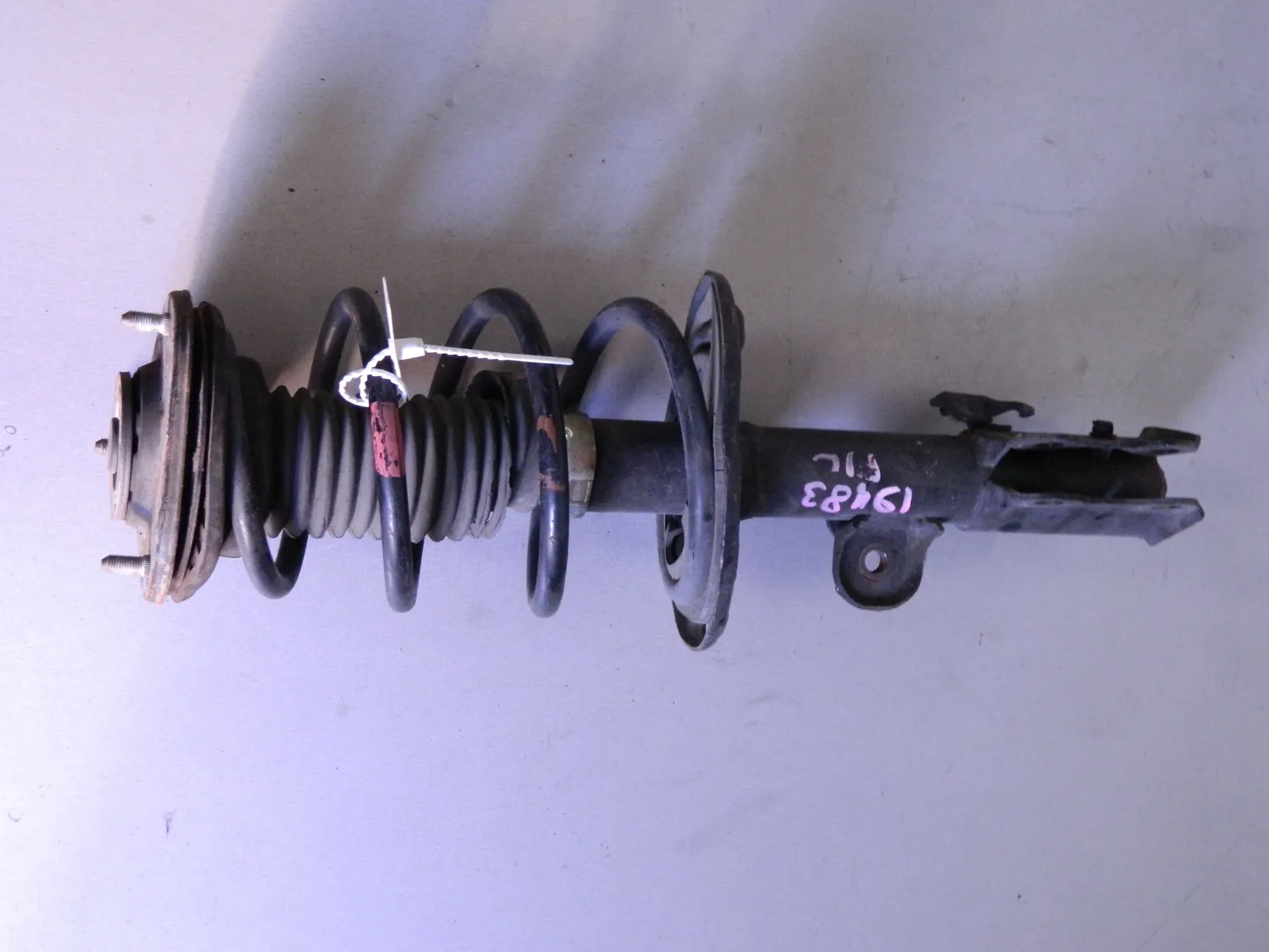 Стойка подвески TOYOTA ESTIMA ACR55 Перед Лев (Контрактный) 68000054