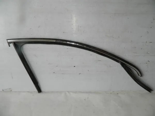 Уплотнитель стекла VOLKSWAGEN PASSAT B7 Перед Прав (Б/У)