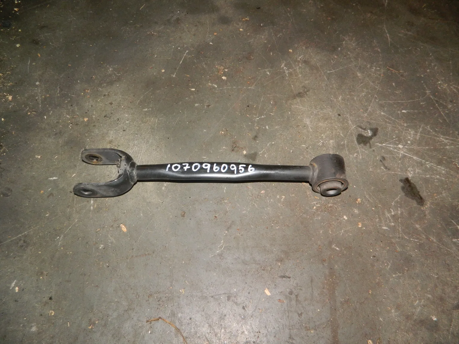 Рычаг поперечный NISSAN TEANA J32 Зад (Контрактный) 1070960956