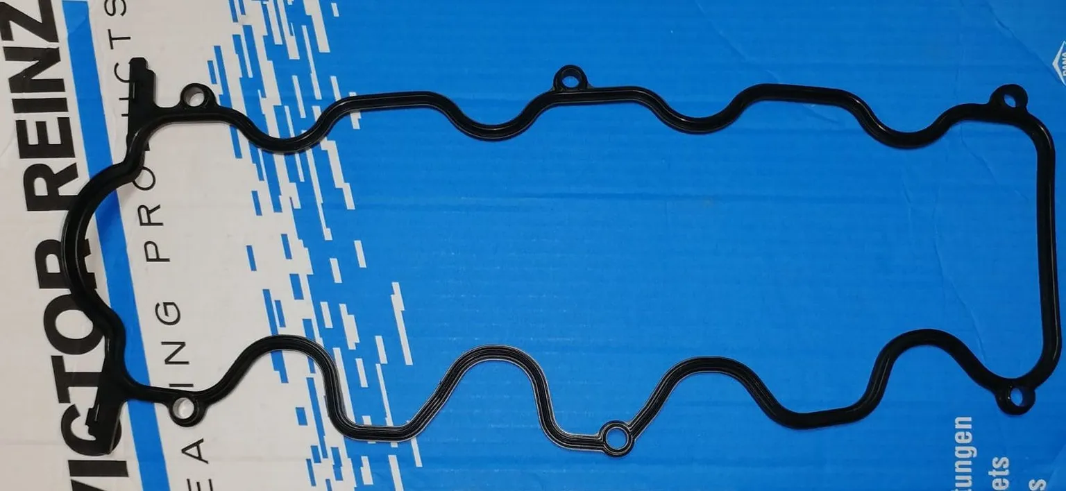 Прокладка клапанной крышки VICTOR REINZ 715220400