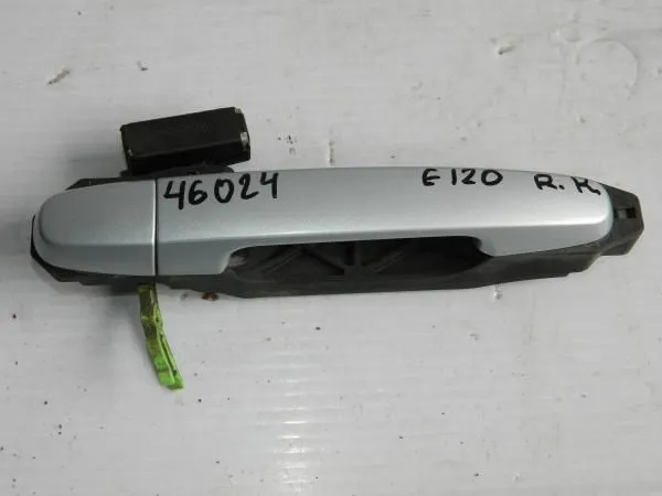 Ручка двери TOYOTA COROLLA 120 Зад Прав (Б/У) 81528073