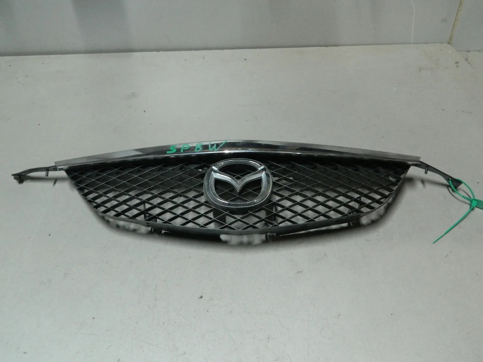 Решетка радиатора MAZDA PREMACY CP8W (Контрактный) 81540898