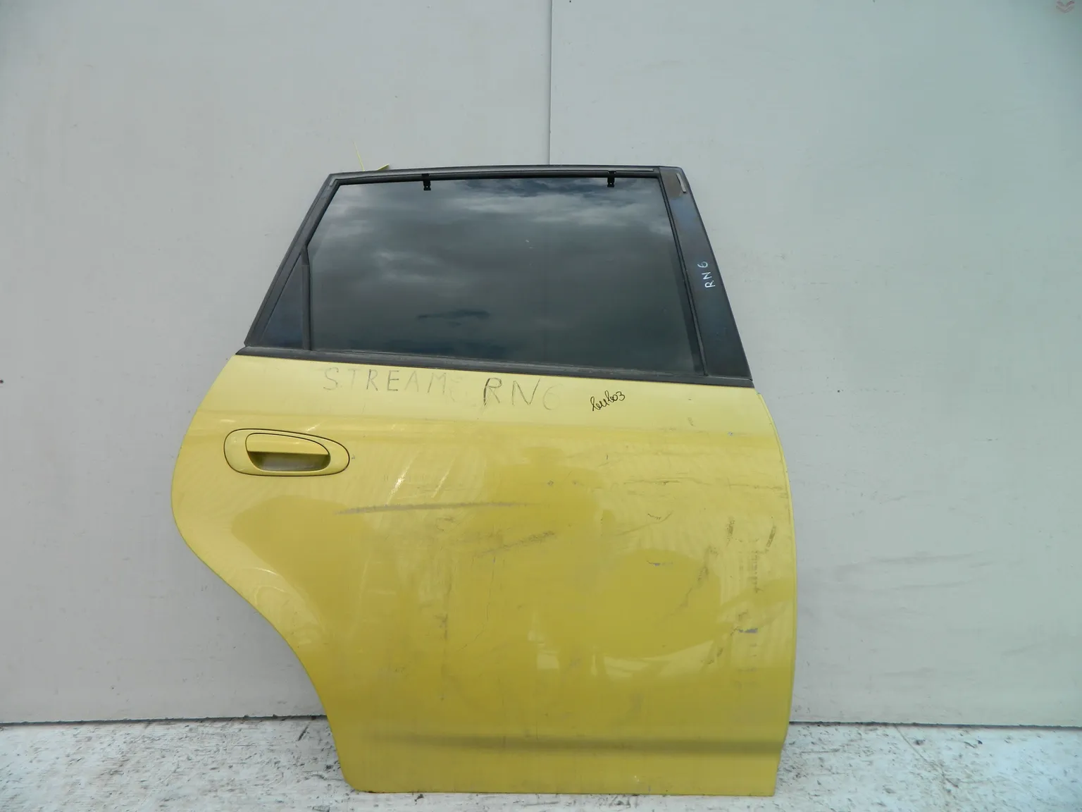 Дверь HONDA STREAM RN3 Зад Прав (Контрактный) 40951281 67510S7A020ZZ