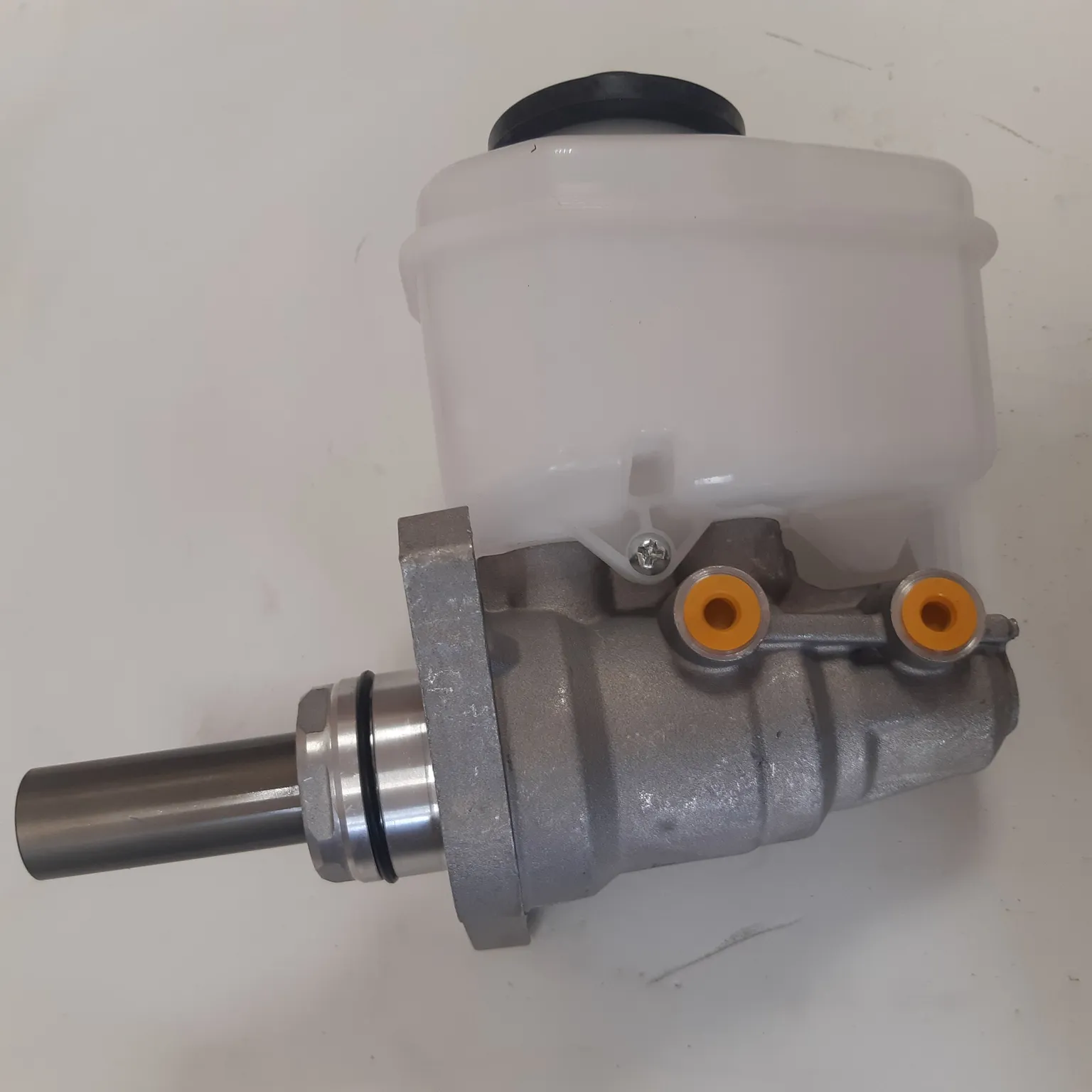 Главный тормозной цилиндр GENERAL PARTS 4702860010 TOYOTA PRADO 120