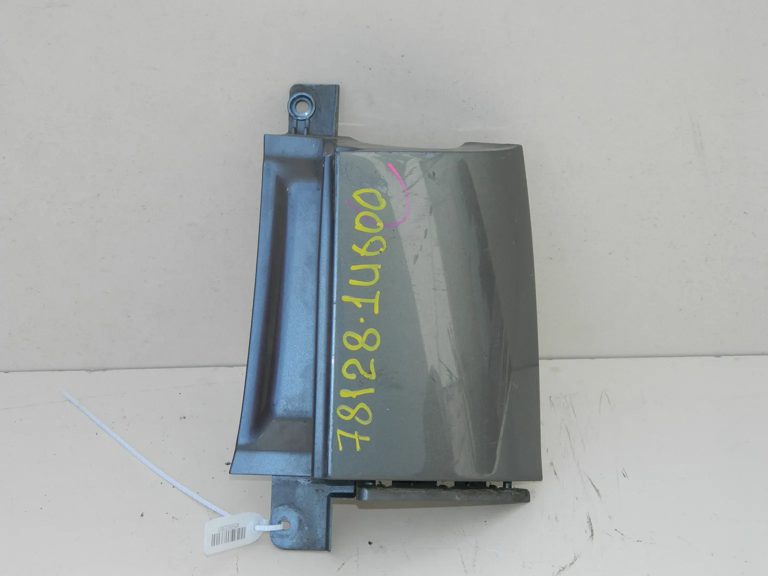 Планка под фонарь NISSAN NOTE E11 Зад Прав (Контрактный) 45993361 781281U600