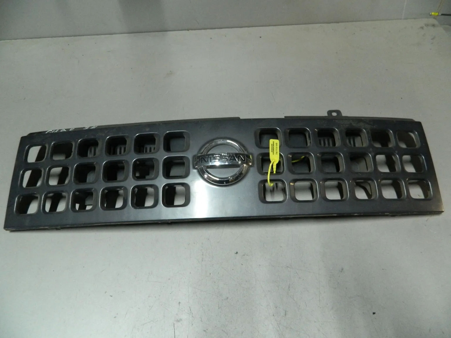 Решетка радиатора NISSAN CUBE Z11 (Контрактный) 79773165