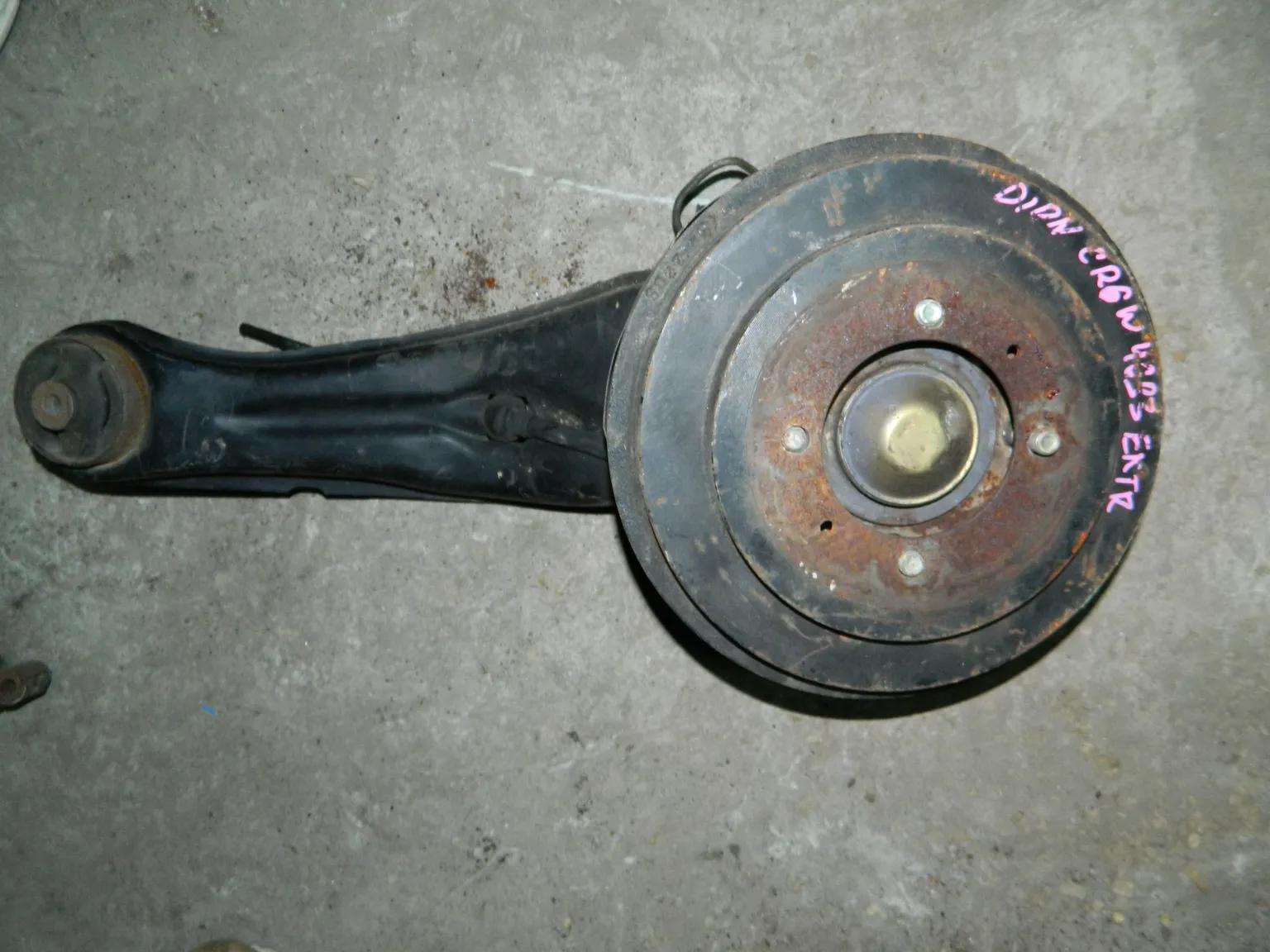 Ступица MITSUBISHI DION CR9W Зад Лев (Контрактный) 79591059