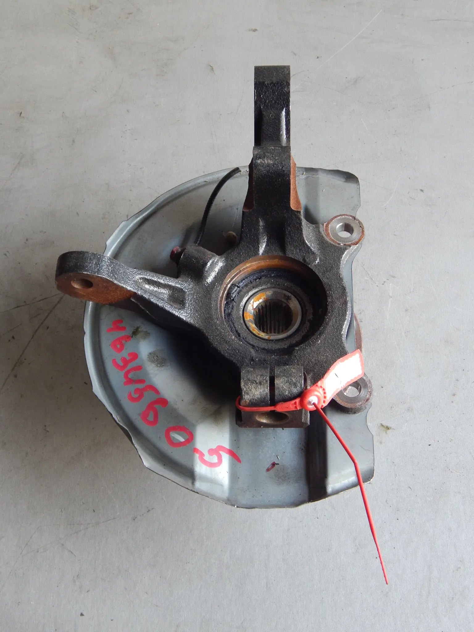 Ступица MITSUBISHI ASX GA1W Перед Лев (Контрактный) 82532885