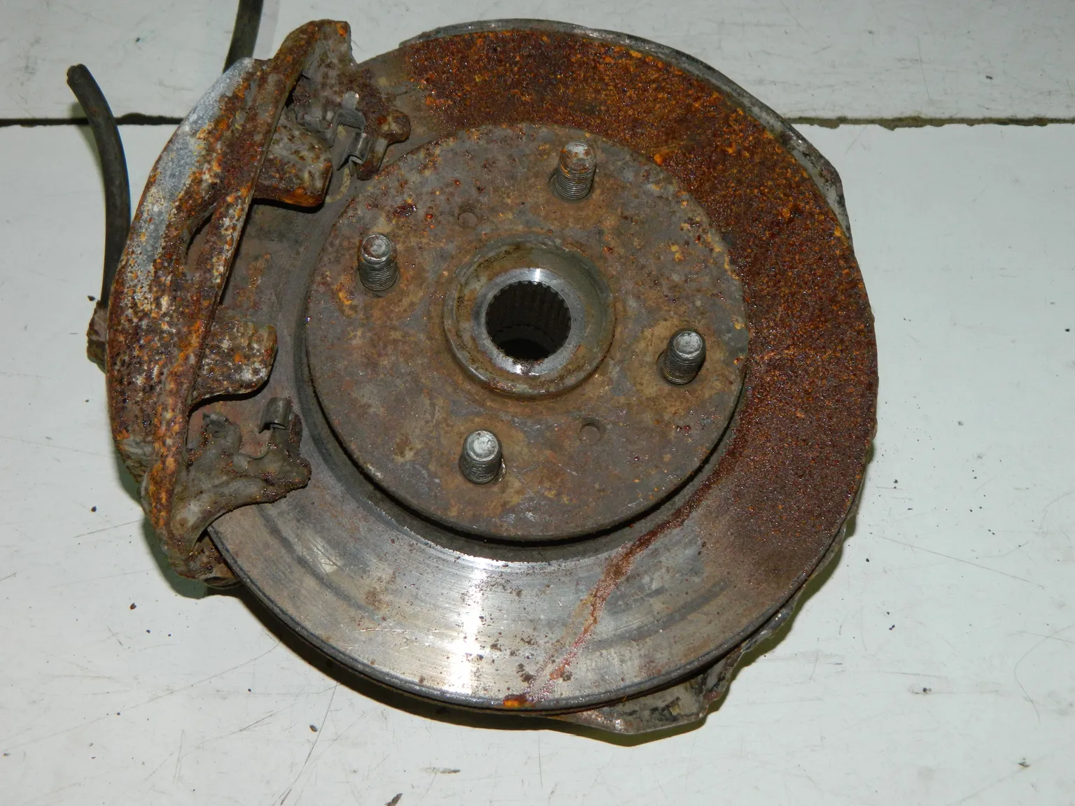 Ступица TOYOTA CORSA EL41 Перед Лев (Контрактный) 40940837