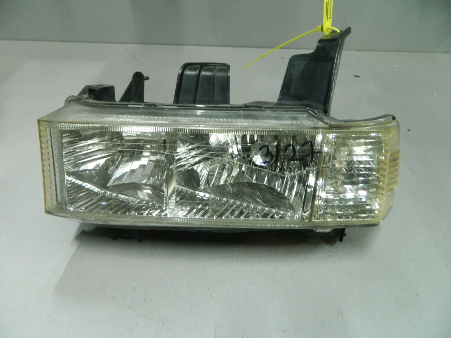 Фара HONDA MOBILIO SPIKE GK1 Перед Лев 3127 (Контрактный) 64492785