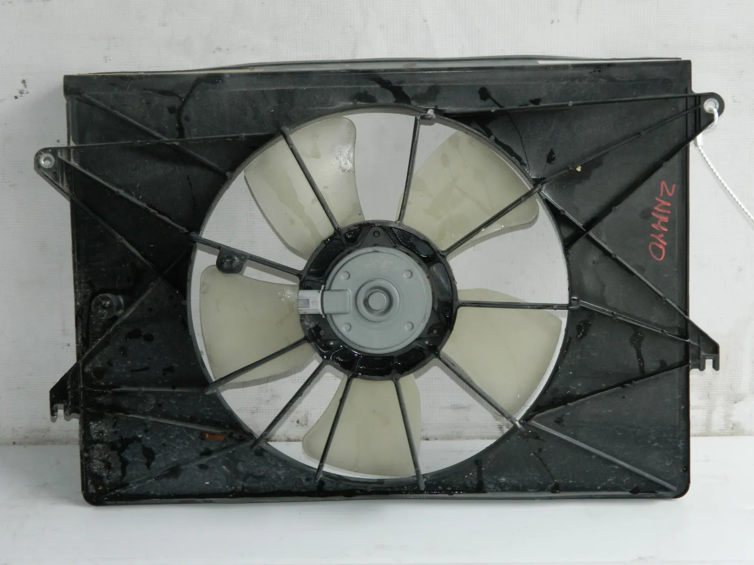 Диффузор радиатора TOYOTA ISIS ZNM10 1ZZ (Контрактный) 45984961