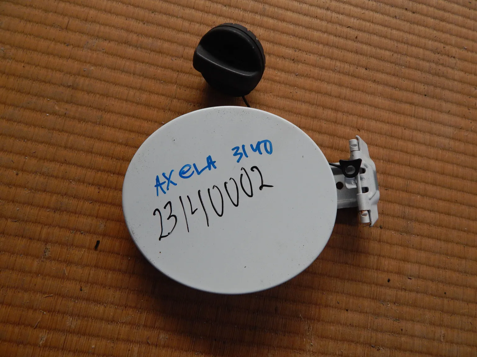 Лючек бензобака Mazda AXELA BL6FJ (контрактный) 23140002