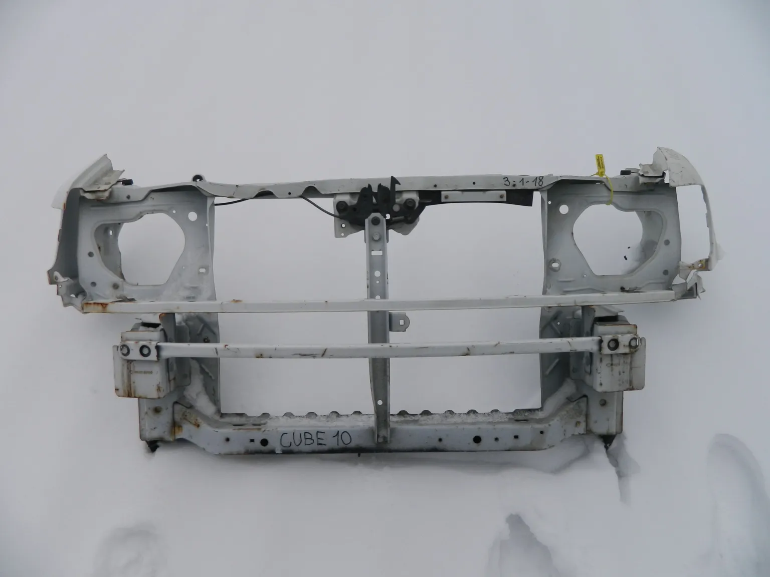 Рамка радиатора NISSAN CUBE AZ10 (Контрактный) 79780438