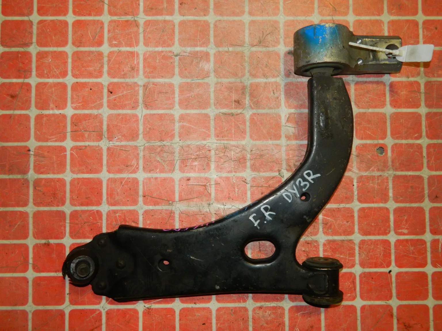 Рычаг подвески MAZDA DEMIO DY3R Перед Прав (Контрактный) 45980927