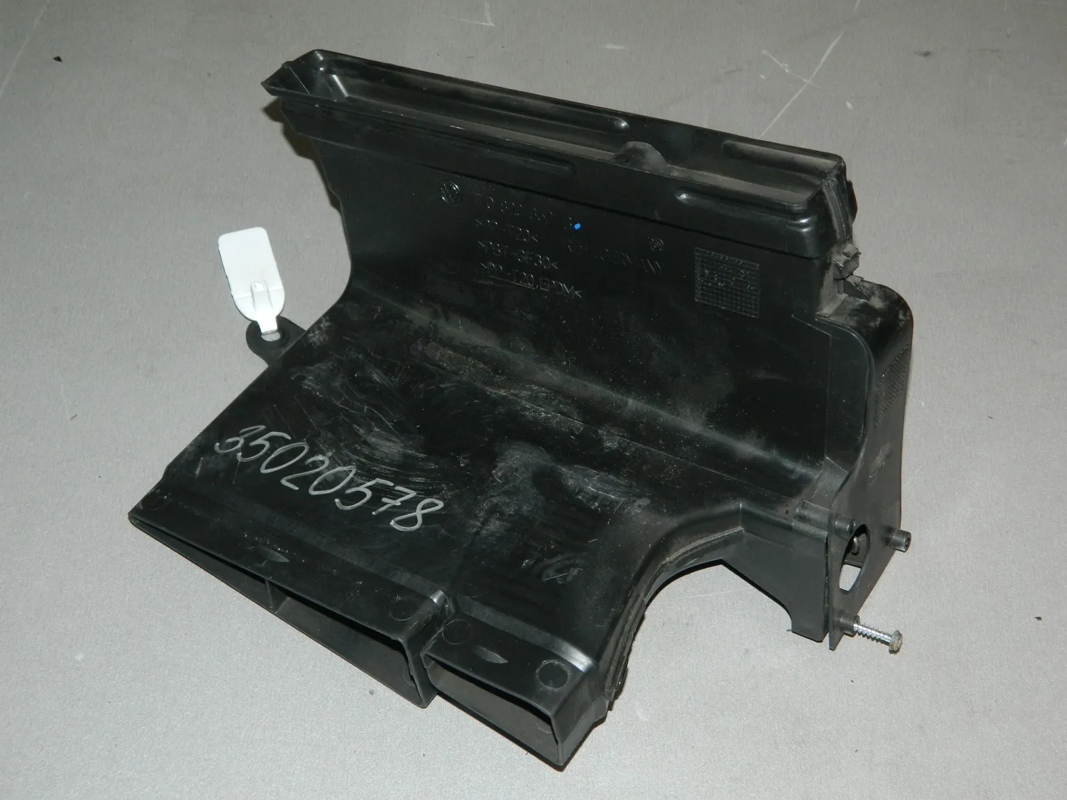 Воздуховод AUDI Q7 4L Перед Прав (Б/У) 35020578 7L0820532B