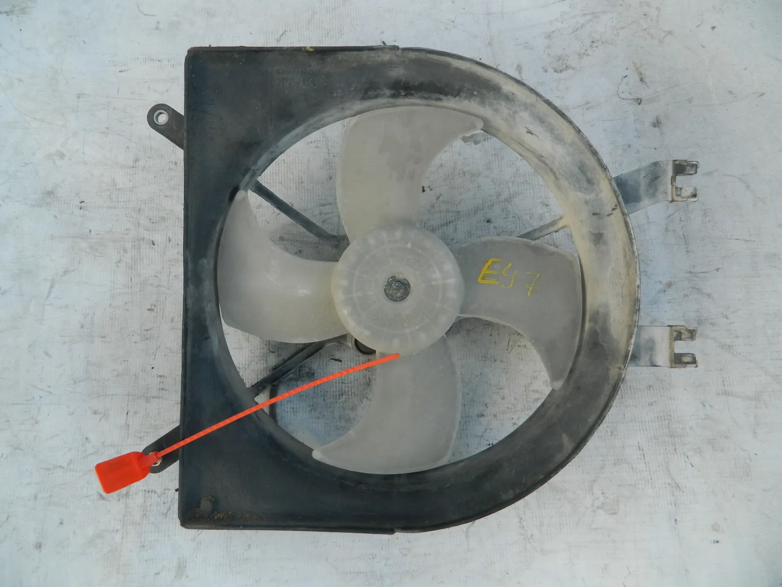 Диффузор радиатора HONDA PARTNER EY7 (Контрактный) 72355111