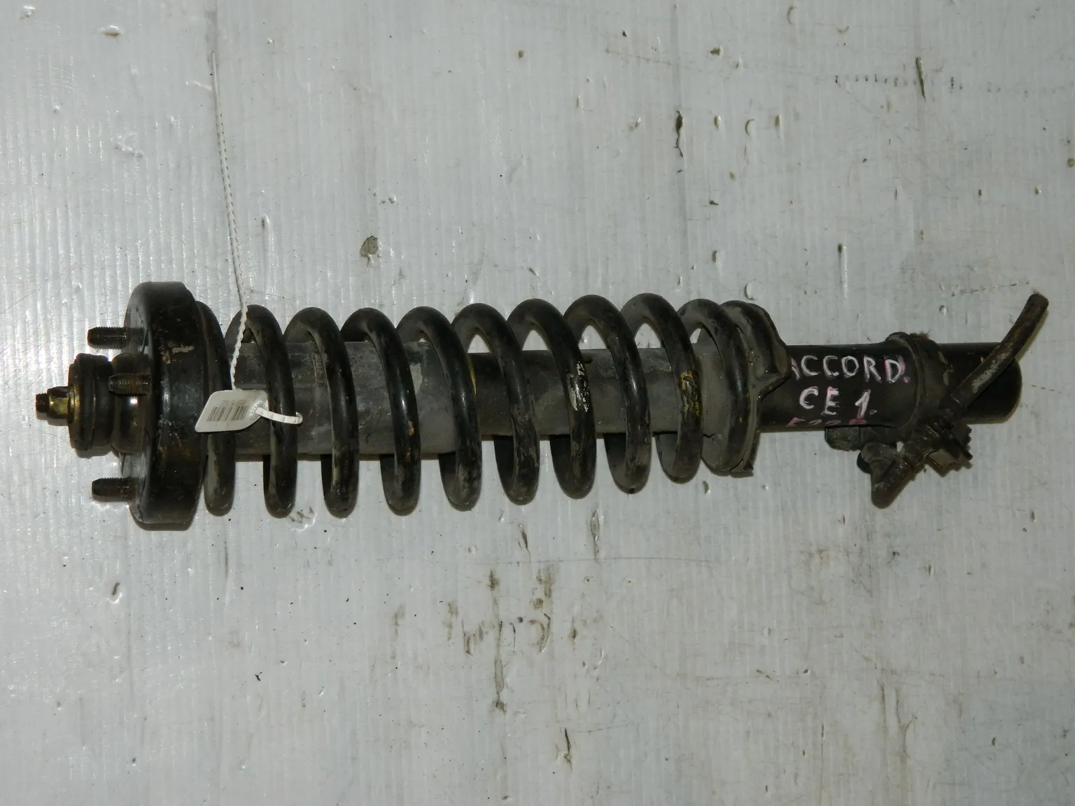 Стойка подвески HONDA ACCORD CE1 Перед (Контрактный)